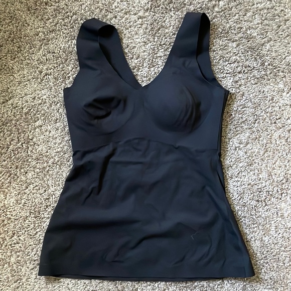 knix Tops Brand New Knix Tank With Built In Bra Poshmark